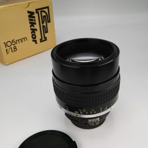 NIKON 105mm F1,8