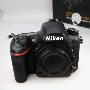 NIKON D750 (scatti 21.384)