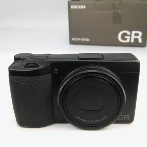 RICOH GR III X (scatti eseguiti 1.095)