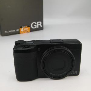 RICOH GR III HDF (95 scatti eseguiti)