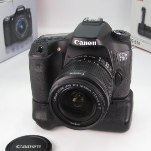 CANON 70D + BG-E14 + 18-55mm (13.627 scatti effettuati)