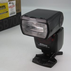 NIKON FLASH SB-700